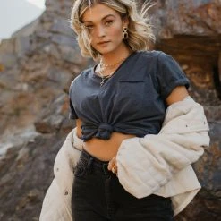 SINA Tops Ayla Tee In Burgundy